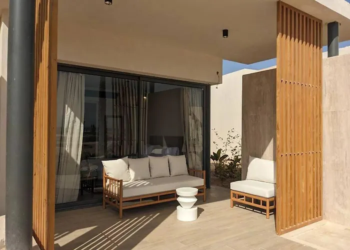 Villa Somabay 2br Grand Minutes From Pool & Sea